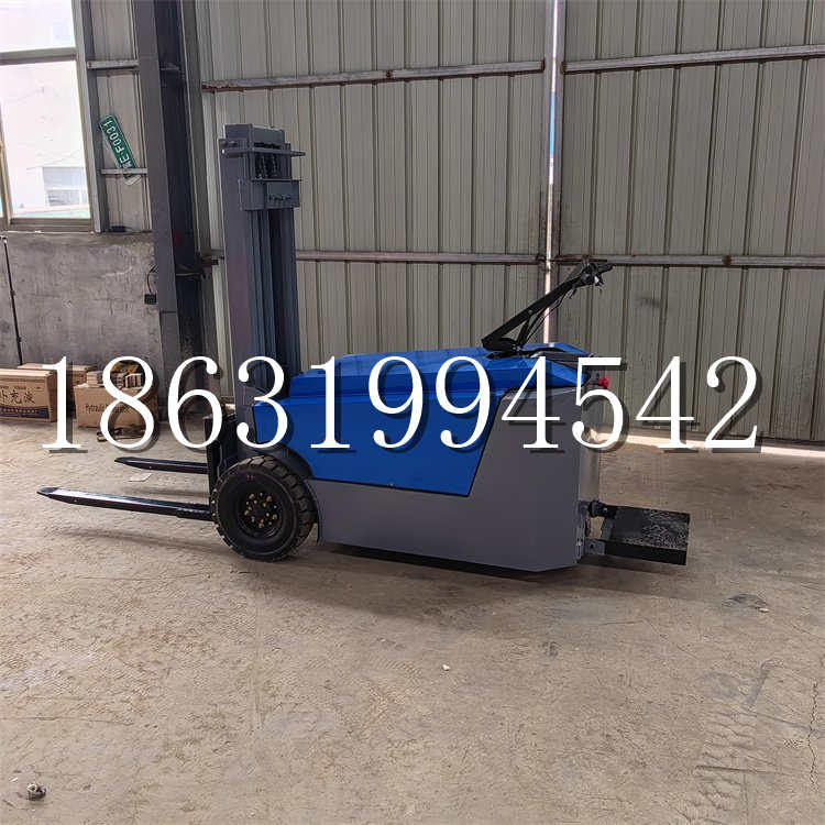 玉溪市全电动叉车插腿式堆高车液压装卸车1.5吨升高小型站驾式铲车